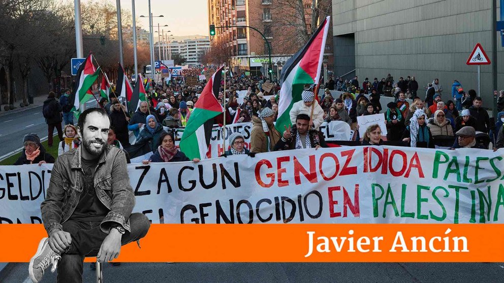 Multitudinaria manifestación con miles de personas por las calles de Pamplona bajo el lema `Paremos el genocidio en Palestina. Fin al comercio de armas y a las relaciones con Israel". La movilización estaba convocada por la plataforma 'Yala, Nafarroa con Palestina' e integrada por colectivos, ONGs, partidos políticos, sindicatos y personas a título individual. IÑIGO ALZUGARAY