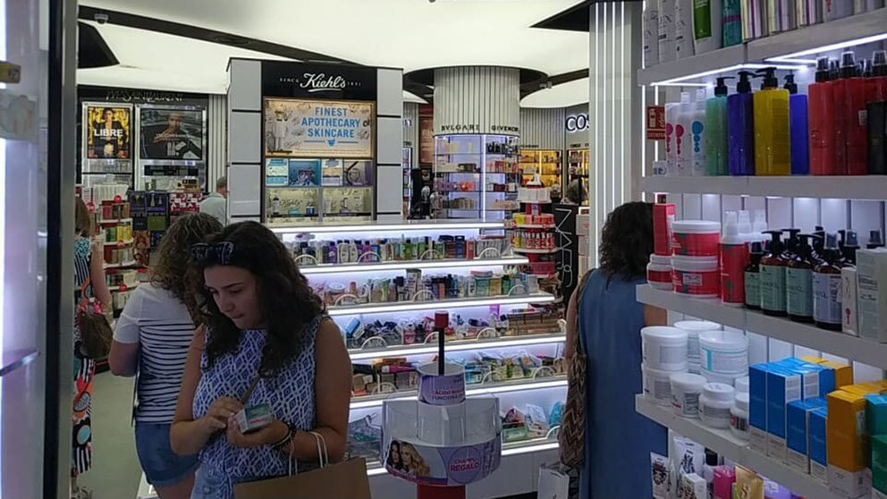 Interior de la tienda Primor en Carlos III de Pamplona. ARCHIVO