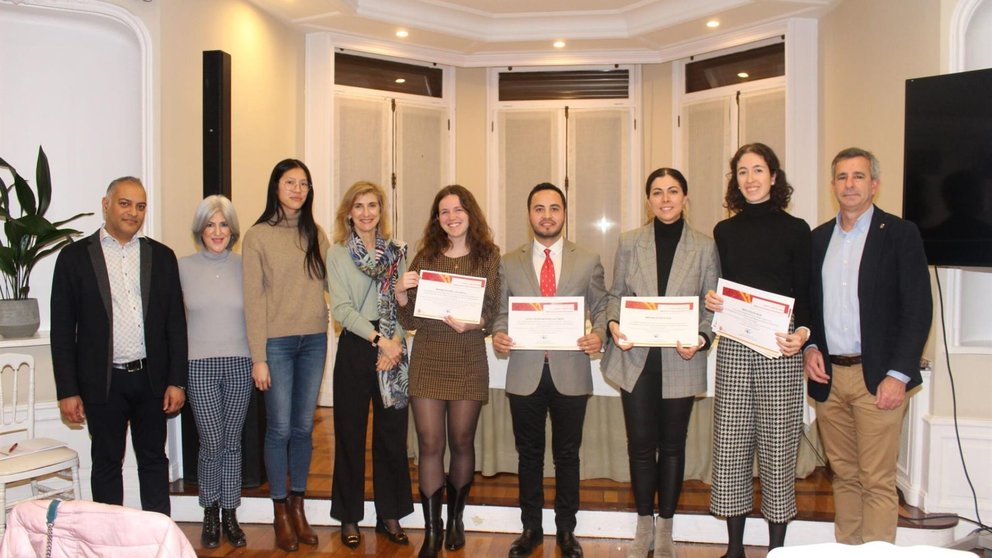 Ganadores y jurado del X Certamen para médicos internos residentes, que organiza anualmente el Colegio de Médicos de Navarra. - COLEGIO DE MÉDICOS DE NAVARRA