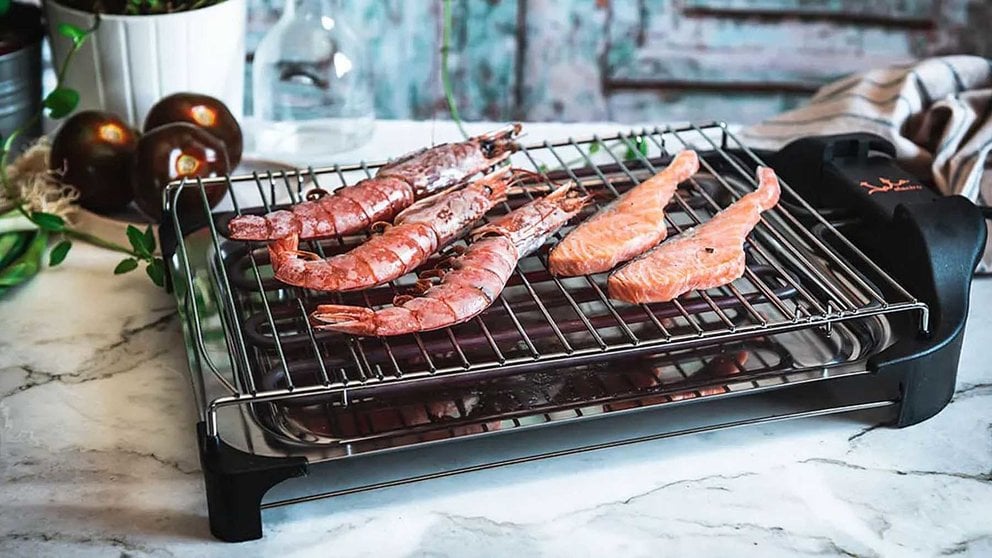 La barbacoa eléctrica de Jata permite cocinar sin humos y no deja olores. JATA