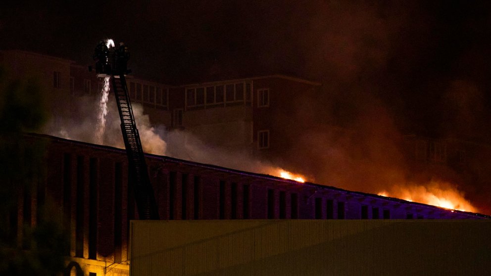 Incendio en dependencias de la Policía Municipal de Pamplona. EFE