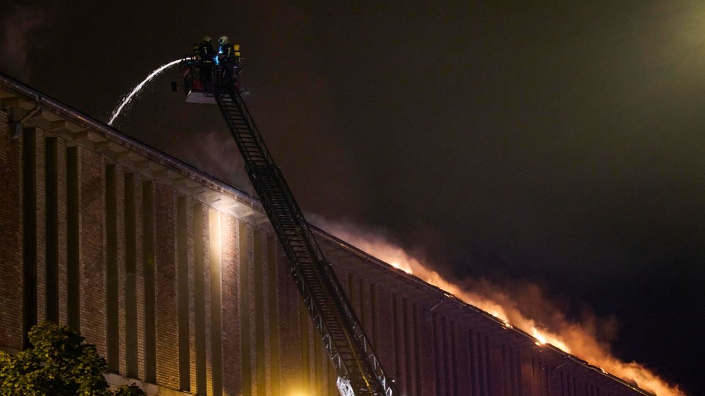 Incendio en dependencias de la Policía Municipal de Pamplona. EFE