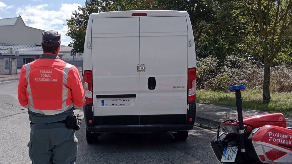 Vehículo inmovilizado por la Policía Foral - POLICÍA FORAL