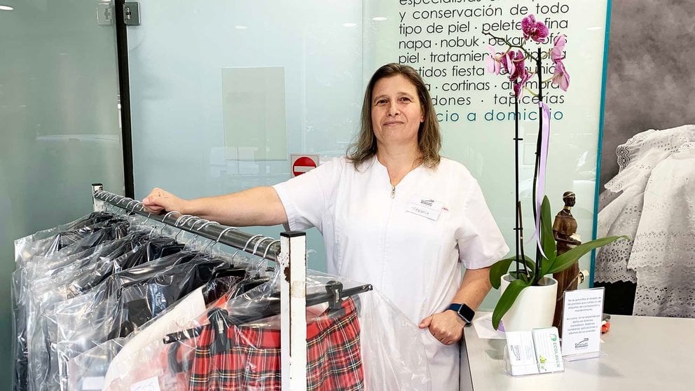 Tansela Bulgur en la tintorería Rinaldi en el barrio de Iturrama en Pamplona. Navarra.com