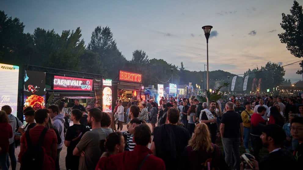 Inauguración del festival gastronómico The Champions Burger, que llega a la ciudad en busca de la 'Mejor hamburguesa'. PABLO LASAOSA