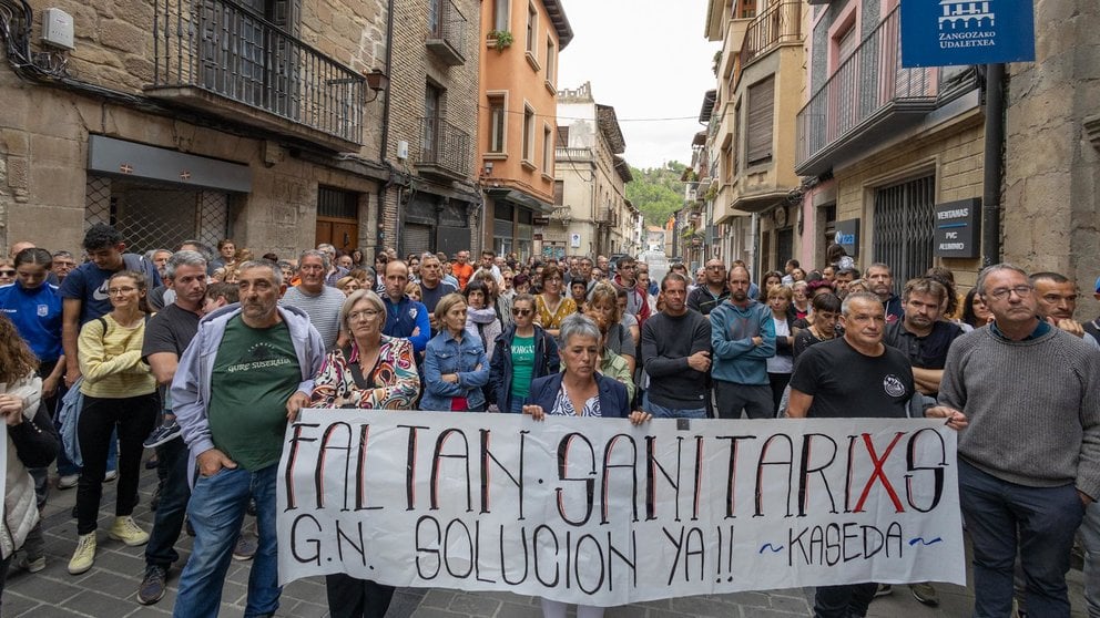 Concentración en Sangüesa para defender la atención primaria en la comarca.. Maite H.Mateo-4