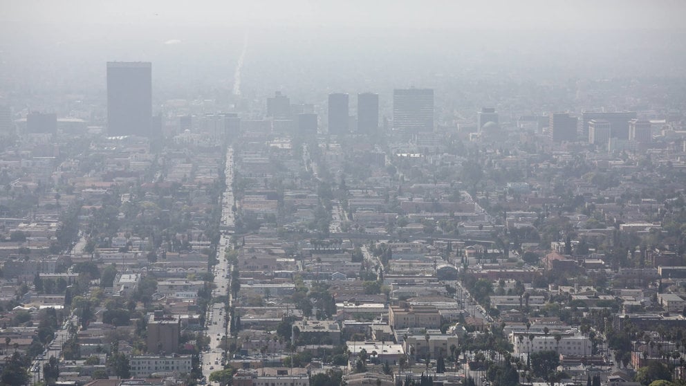 Episodio de contaminación en una ciudad. Shutterstock