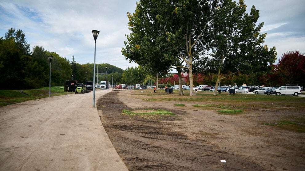 Así ha quedado el parque de la Runa tras la celebración de la Champions Burger. PABLO LASAOSA