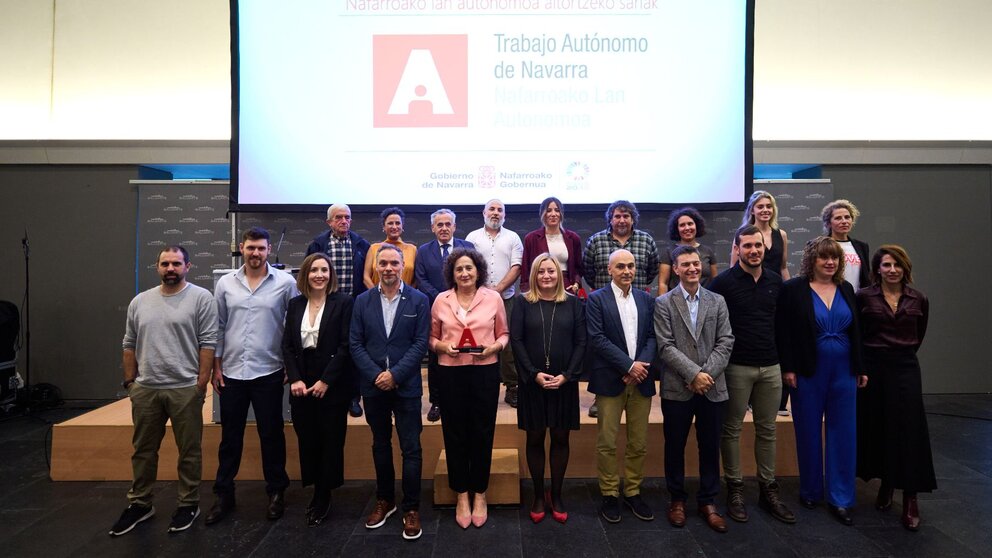 Autoridades y personas reconocidas en los Premios Trabajo Autonomo Navarra 2024. GOBIERNO DE NAVARRA