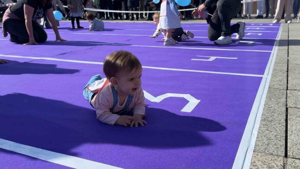 Celebración del Día Europeo del Autismo en la plaza del Castillo de Pamplona. ANA