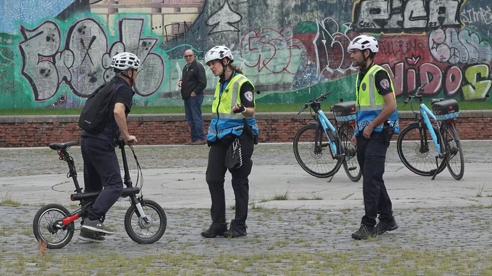 Policía Municipal interpone 69 denuncias en tres días controles sobre el uso de bicicletas y patinetes. AYUNTAMIENTO DE PAMPLONA