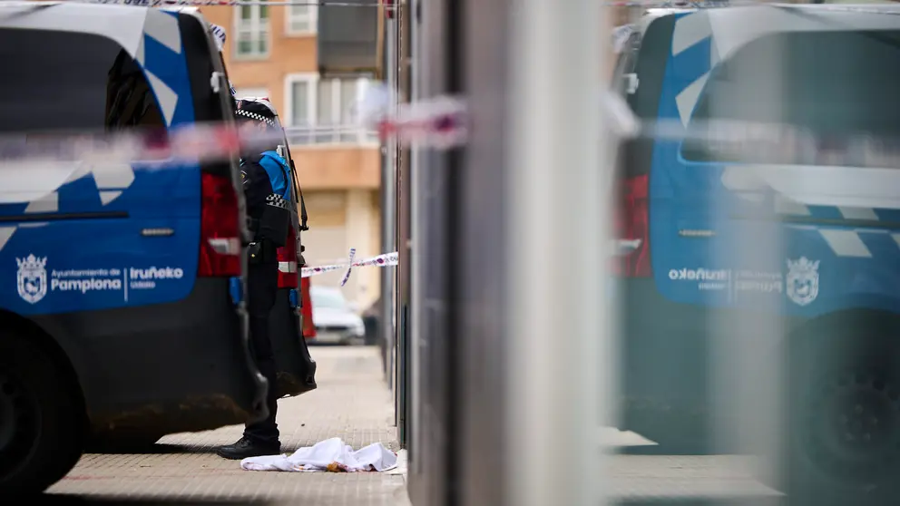 Policía Municipal de Pamplona investiga el asesinato de una mujer en la Rochapea. PABLO LASAOSA