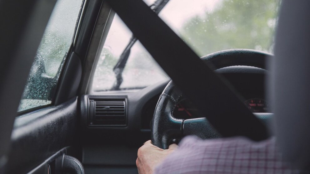 Imagen de una persona conduciendo. CEDIDA