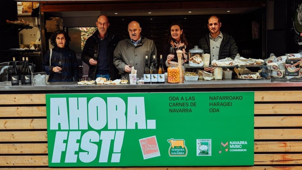 El consejero Aierdi junto a la directora de INTIA, Natalia Bellostas, y representantes de cordero y ternera de Navarra, Javier Ayechu y Malena Sanmillan. GOBIERNO DE NAVARRA