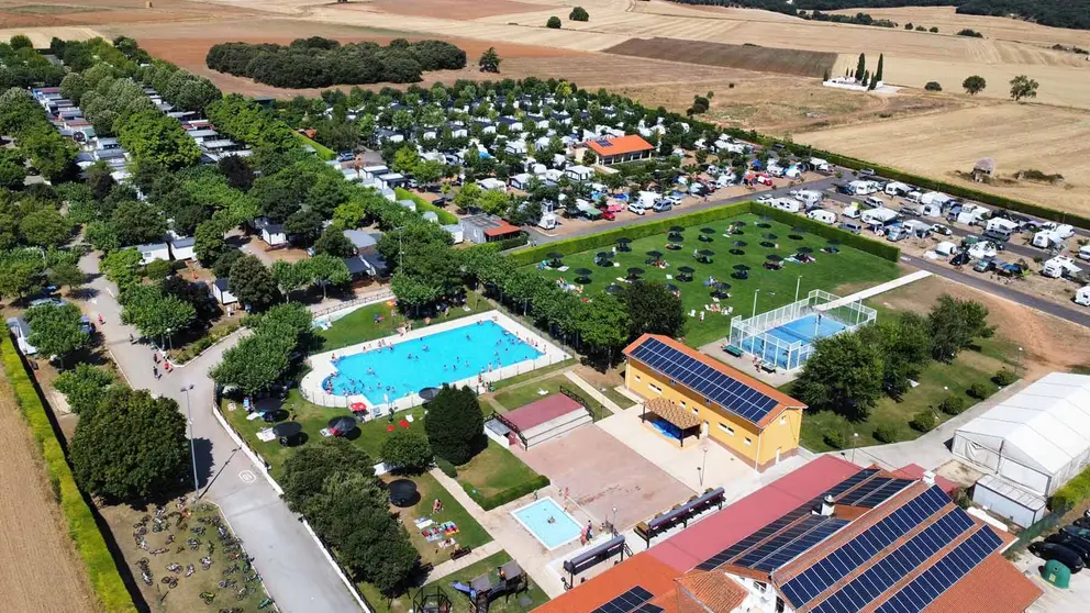 Imagen A&eacute;rea del camping Acedo en Tierra Estella (Navarra). Facebook Camping Acedo.