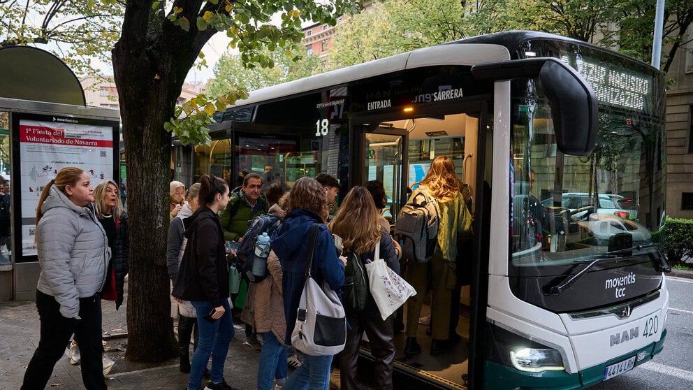 La huelga de transportes afecta a los viajeros de villavesas de Pamplona. PABLO LASAOSA