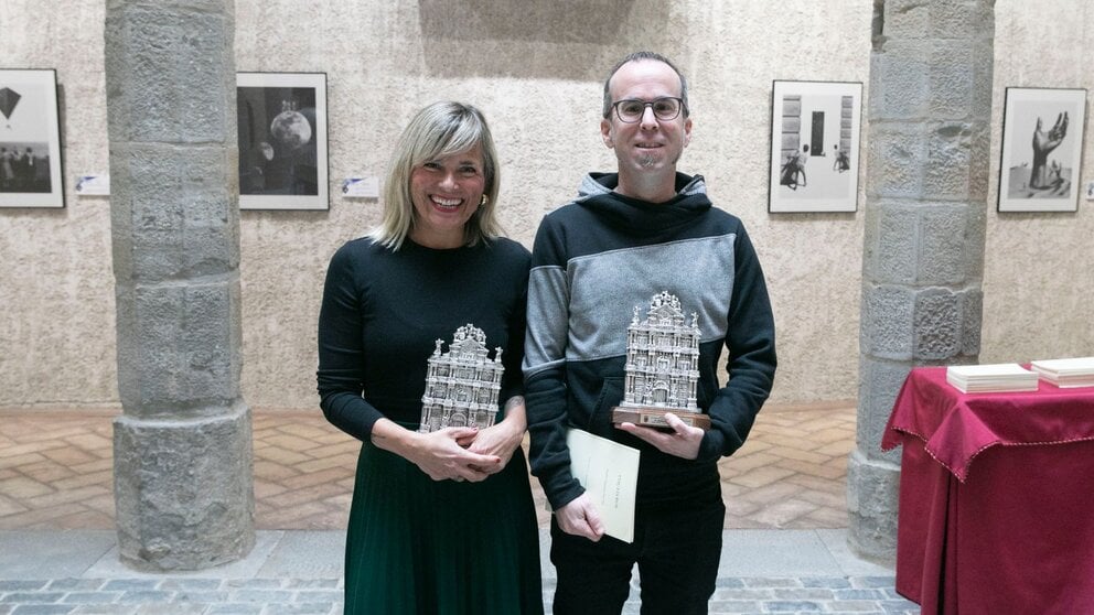 Nadia Fabo Andrés y Joseba Esparza Gorraiz reciben el XVIII Premio Internacional de Poesía Ciudad de Pamplona. AYUNTAMIENTO DE PAMPLONA