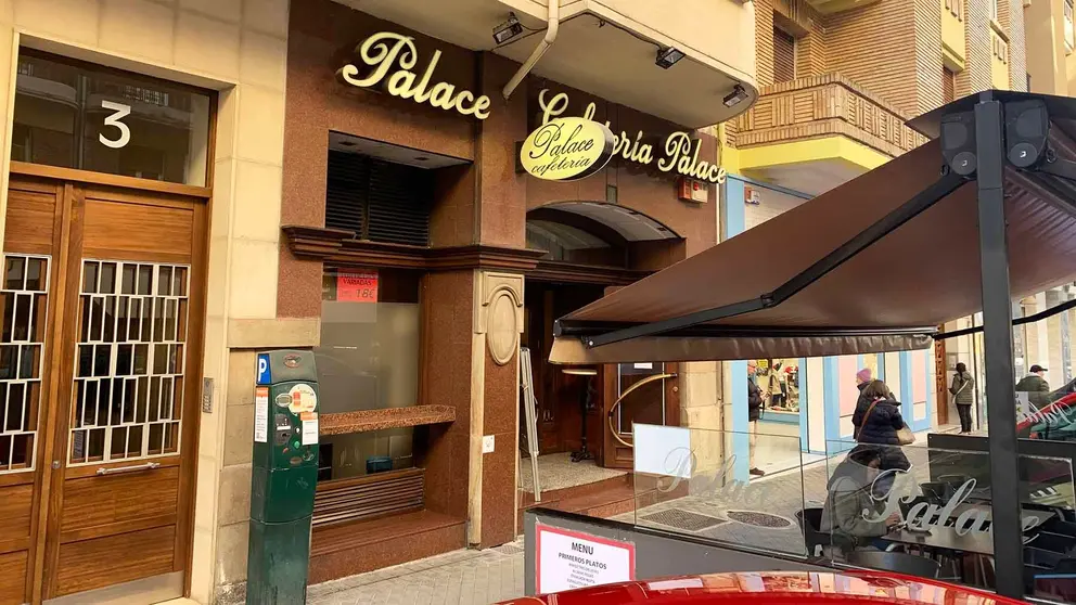 Fachada de la cafetería Palace en la calle de Estella 3 de Pamplona. Navarra.com