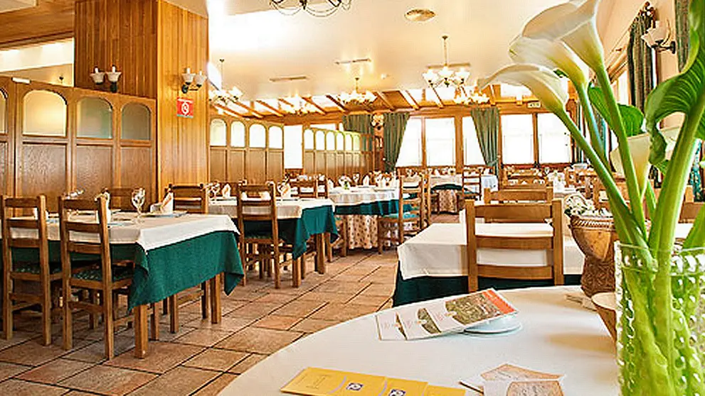 Imagen del comedor del Restaurante Lorentxo en Olave. HOSTAL LORENTXO