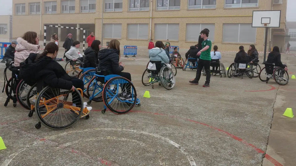 Imagen de las jornadas de deporte adaptado en Ribaforada. CEDIDA