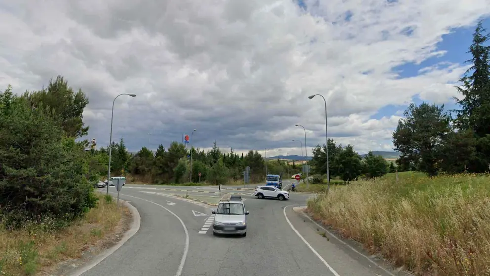 Intersección de la carretera  NA-2310 con los ramales de enlace con la PA-30 Ronda de Pamplona. GOOGLEMAPS