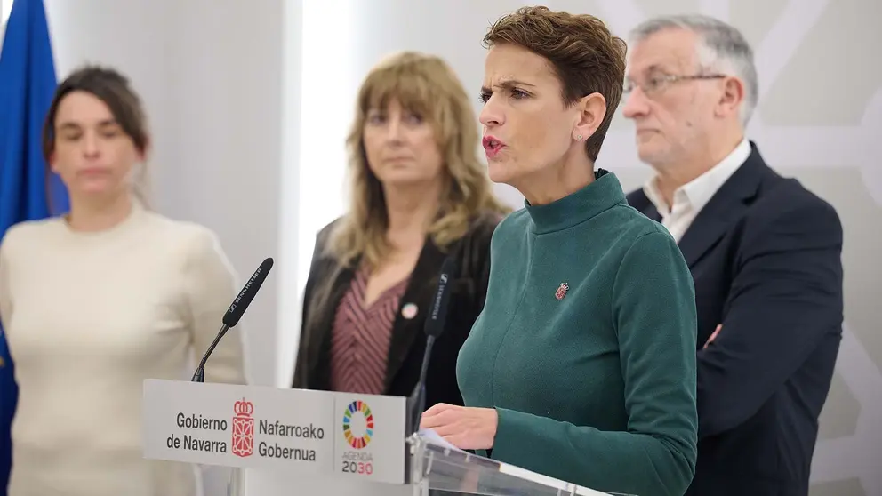 La presidenta de la Comunidad foral, María Chivite acompañada de los tres vicepresidentes: Begoña Alfaro, Ana Ollo, y Félix Taberna(i a d). EFE/Iñaki Porto