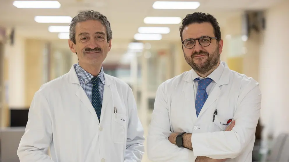 Los doctores Bruno Sangro y Josepmaria Argemí, coordinador y especialista, respectivamente, del Área de Cáncer de Hígado y Páncreas del Cancer Center Clínica Universidad de Navarra. CEDIDA