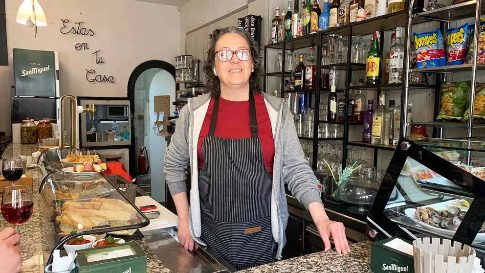 Aurora Díaz Tomás en el bar Poli situado en la calle Real 62 de Noáin. Navarra.com