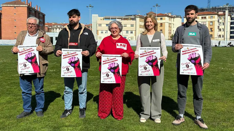 Representantes de los cinco sindicatos de la Mesa General de Función Pública de Navarra. SINDICATO ELA