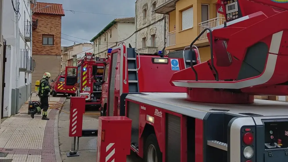 Intoxicada una mujer de 82 años en un incendio de chimenea en Arguedas. BOMBEROS DE NAVARRA