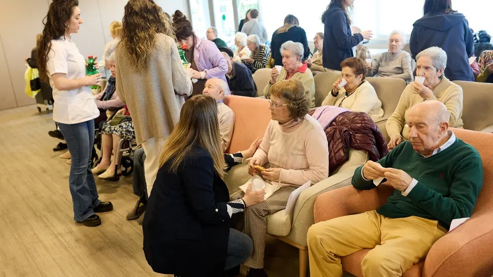 Solera celebra su IV Concurso de Pintxos, realizados por las personas usuarias de sus residencias, dentro de la Semana del Pincho de Navarra. Este a&ntilde;o, el jurado ha estado formado por Pilar Idoate (chef estrella Michelin), Vicente Urs&uacute;a (creativo gastron&oacute;mico) e Irene Garde. I&Ntilde;IGO ALZUGARAY