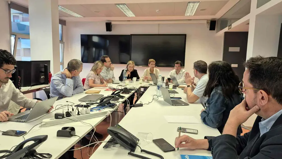Gabinete de crisis encabezado por la presidenta Chivite tras el apagón generalizado. SOS NAVARRA