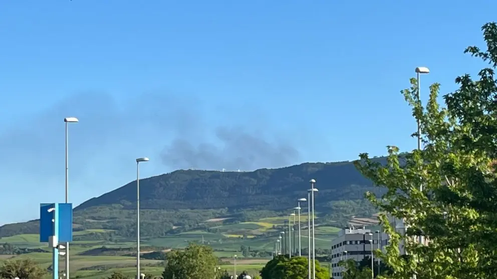 Imagen del humo en el Perdón. NAVARRA.COM