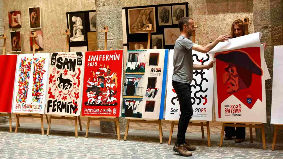 Rueda de prensa de presentación de los 10 carteles de San Fermín finalistas. ÍÑIGO ALZUGARAY