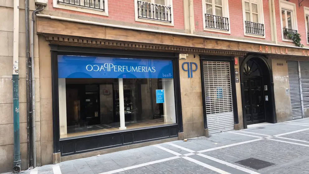 Cierra la tienda Paco Perfumerías en el Casco Viejo. NAVARRA.COM