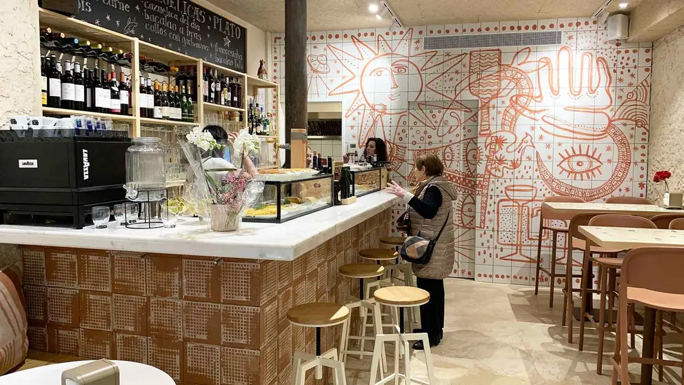 Interior del Bar la Casa de Fati en la calle San Gregorio 2 del casco viejo de Pamplona. Navarra.com