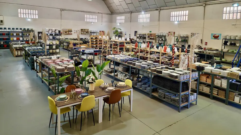 A Mercadoria, la tienda de cerámica al peso low cost de Navarra en Noáin.