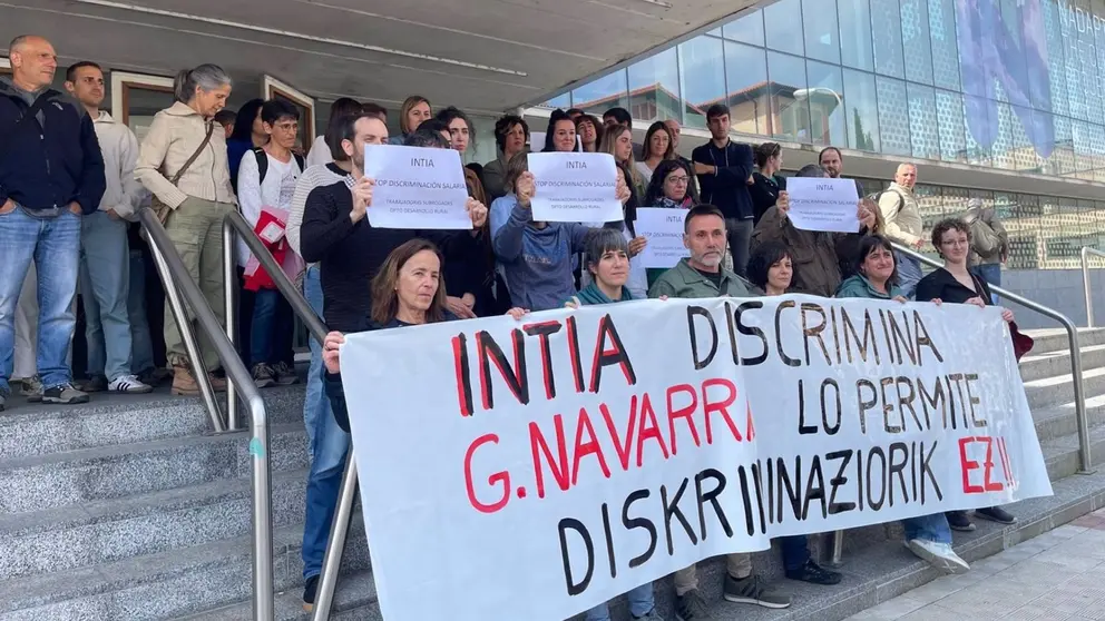 Concentración convocaca por el comité de empresa de INTIA - UGT