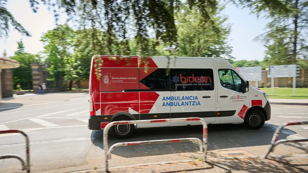 Ambulancia de la empresa p&uacute;blica Bidean. PABLO LASAOSA