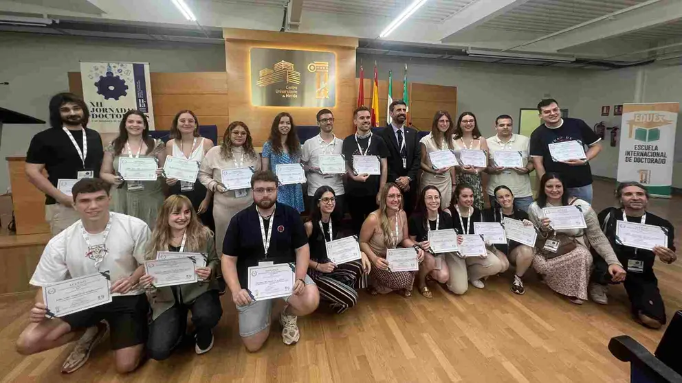 Premiados en las Jornadas Doctorales y Jornadas de Divulgación Científica del G-9. Eva Fernández, de la UPNA, cuarta por la izquierda en la fila superior. UPNA