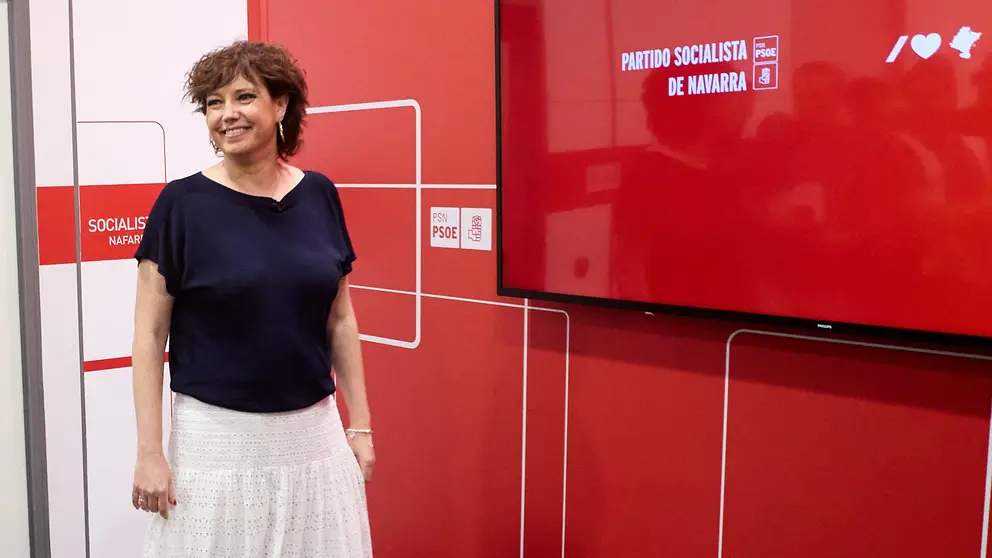 Ainhoa Unzu, nueva portavoz del PSN en el Parlamento de Navarra en sustitución de Ramón Alzórriz, atiende a los medios de comunicación tras ser designada para ello por la Comisión Ejecutiva Regional del partido. IÑIGO ALZUGARAY
