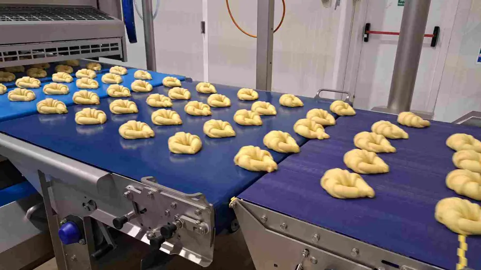 Linea de producción de croissants  de Monbake en Mutilva. GOBIERNO DE NAVARRA
