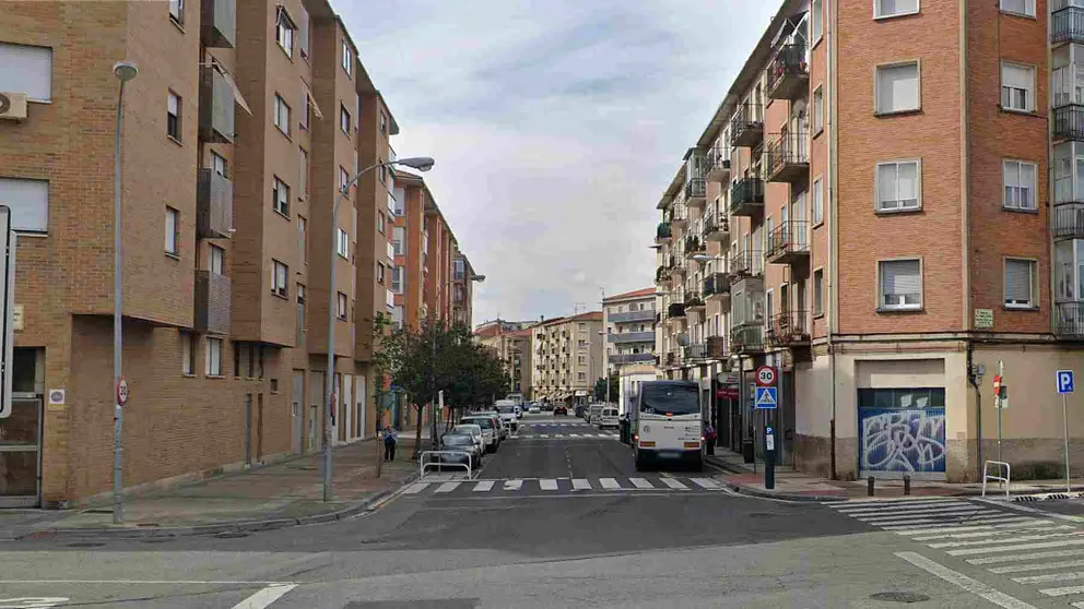 Vista de la calle Ansoáin desde la travesçia Padre Tomás de Burgui, en Pamplona. GOOGLE MAPS