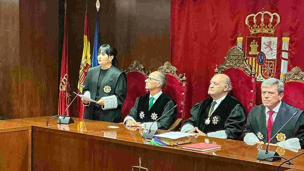 La magistrada María Jesús Azcona Labiano en su toma de posesión como presidenta de la Sala de lo Contencioso-Administrativo del Tribunal
Superior de Justicia de Navarra. TSJN