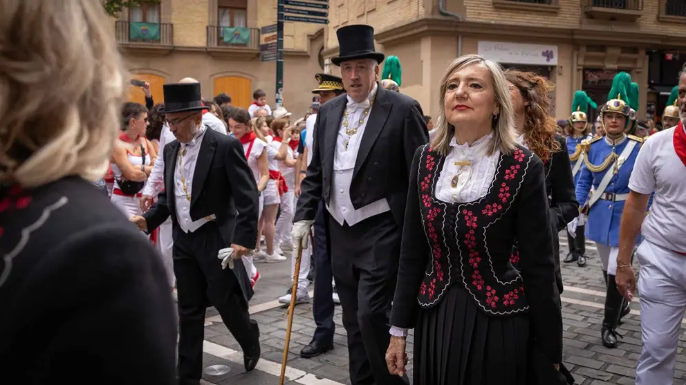 La Corporación municipal recoge al Cabildo en la Catedral antes de la procesión. Maite H. Mateo-19