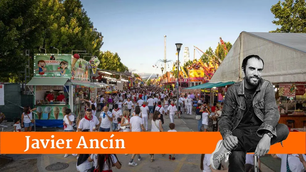 Niños y mayores disfrutan de las atracciones en las barracas de San Fermín. Maite H. Mateo