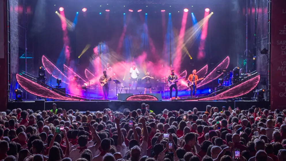 Casi 60.000 personas han asistido a los conciertos programados en la Plaza del Castillo los días 6, 7 y 8 de julio. AYUNTAMIENTO DE PAMPLONA