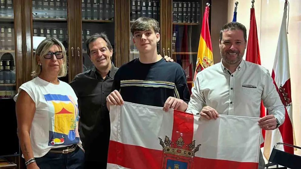 El joven pianista tudelano Nicolás Pérez-Nievas vence en el certamen de Oeiras de Portugal. AYUNTAMIENTO DE TUDELA