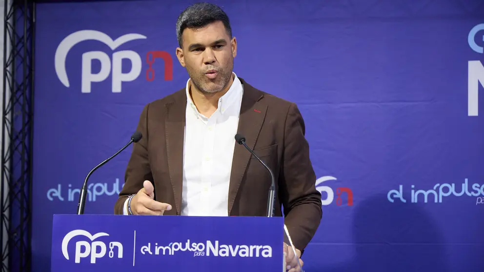 El presidente del PP de Navarra, Javier García, presenta el Plan de Trabajo del PPN a la Comisión de Investigación sobre las licitaciones y adjudicaciones de obras públicas. IÑIGO ALZUGARAY