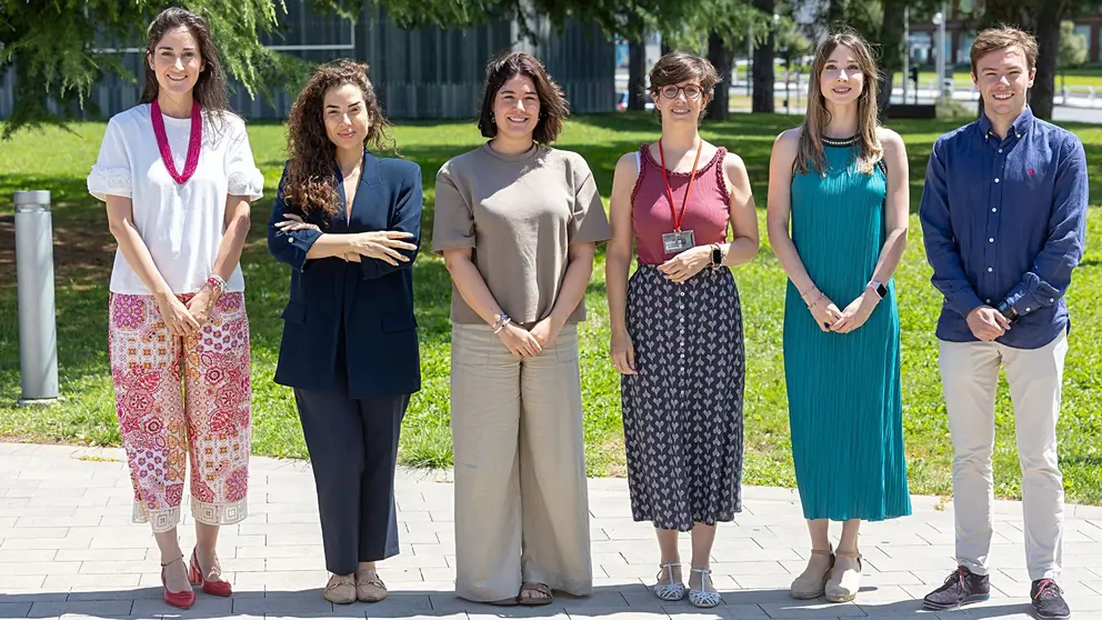 Maider Belintxon Martín, Paola Alexandria Magalhães, Laura Galarza Francisco, Leyre López García, Esther Peña Álvarez y Pablo Tabuenca Agramonte. UNIVERSIDAD DE NAVARRA